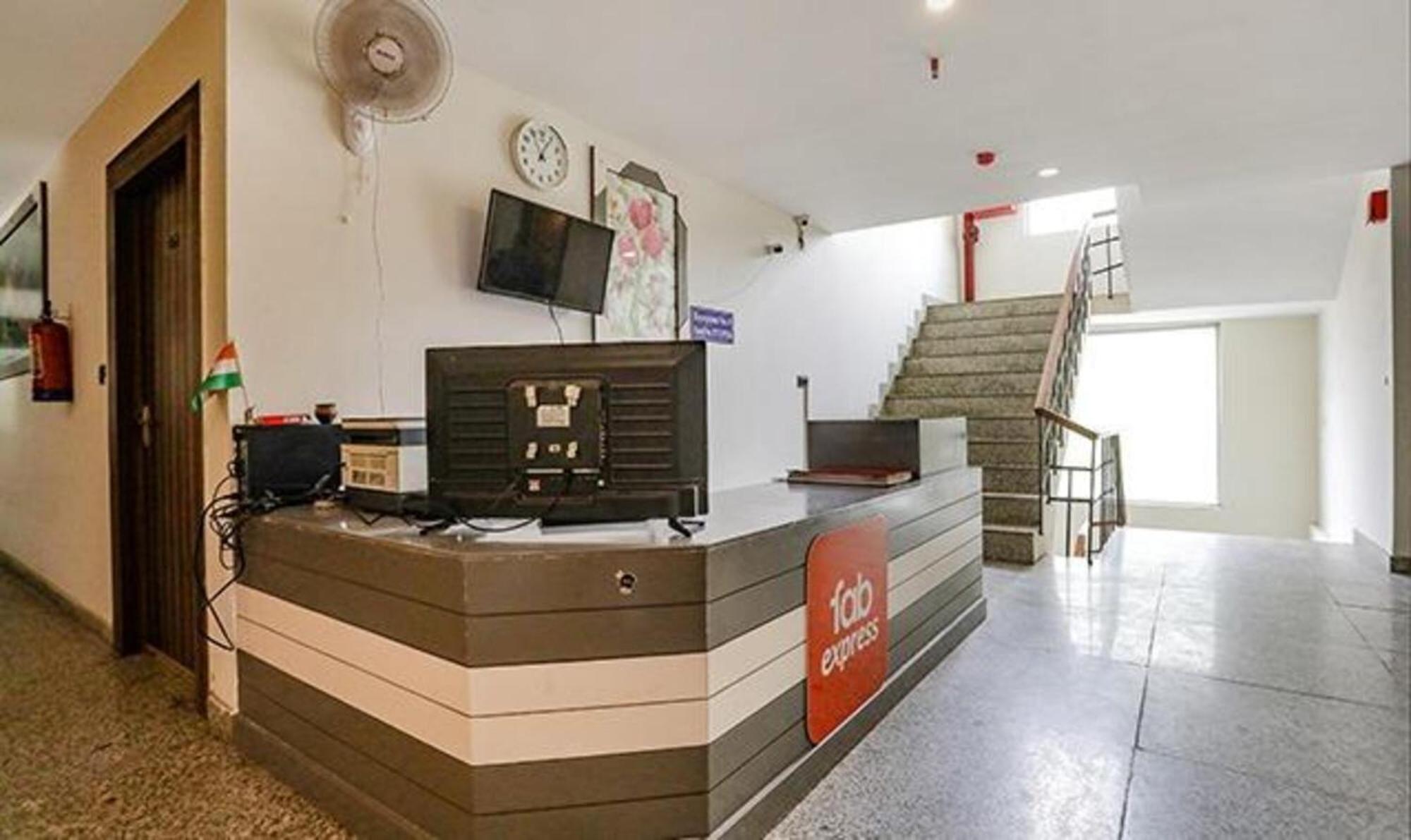 Fabhotel F9 Sector 58 Noida Ngoại thất bức ảnh